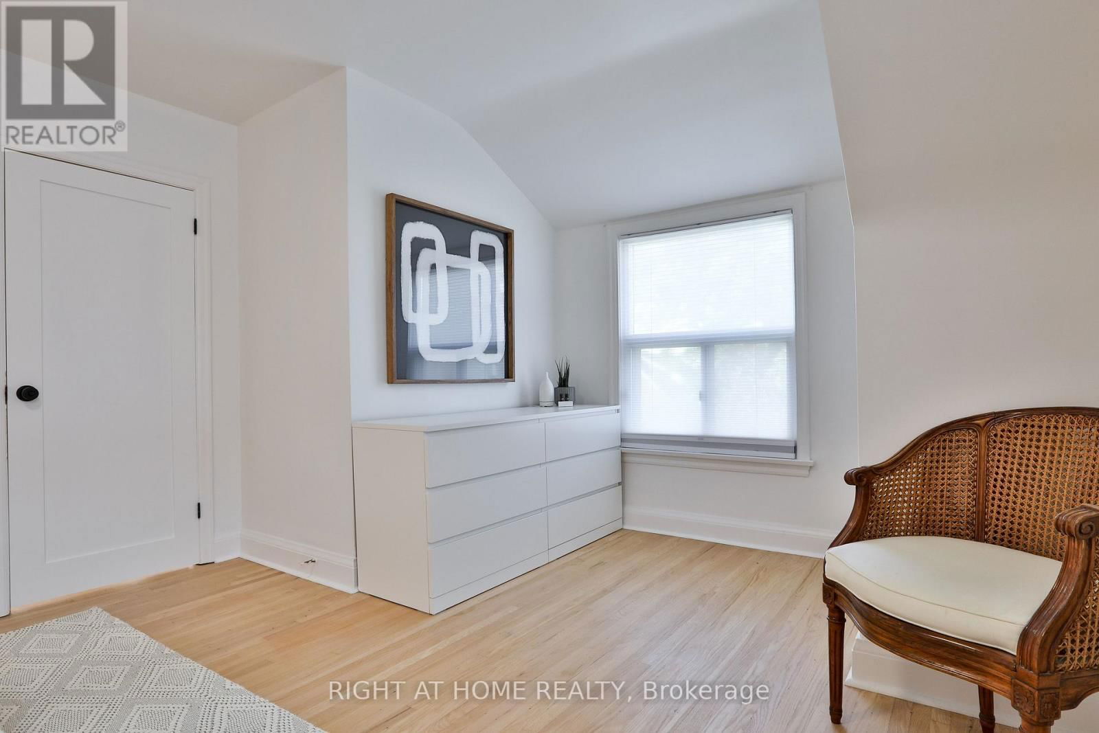 20 AMESBURY DRIVE Image 21