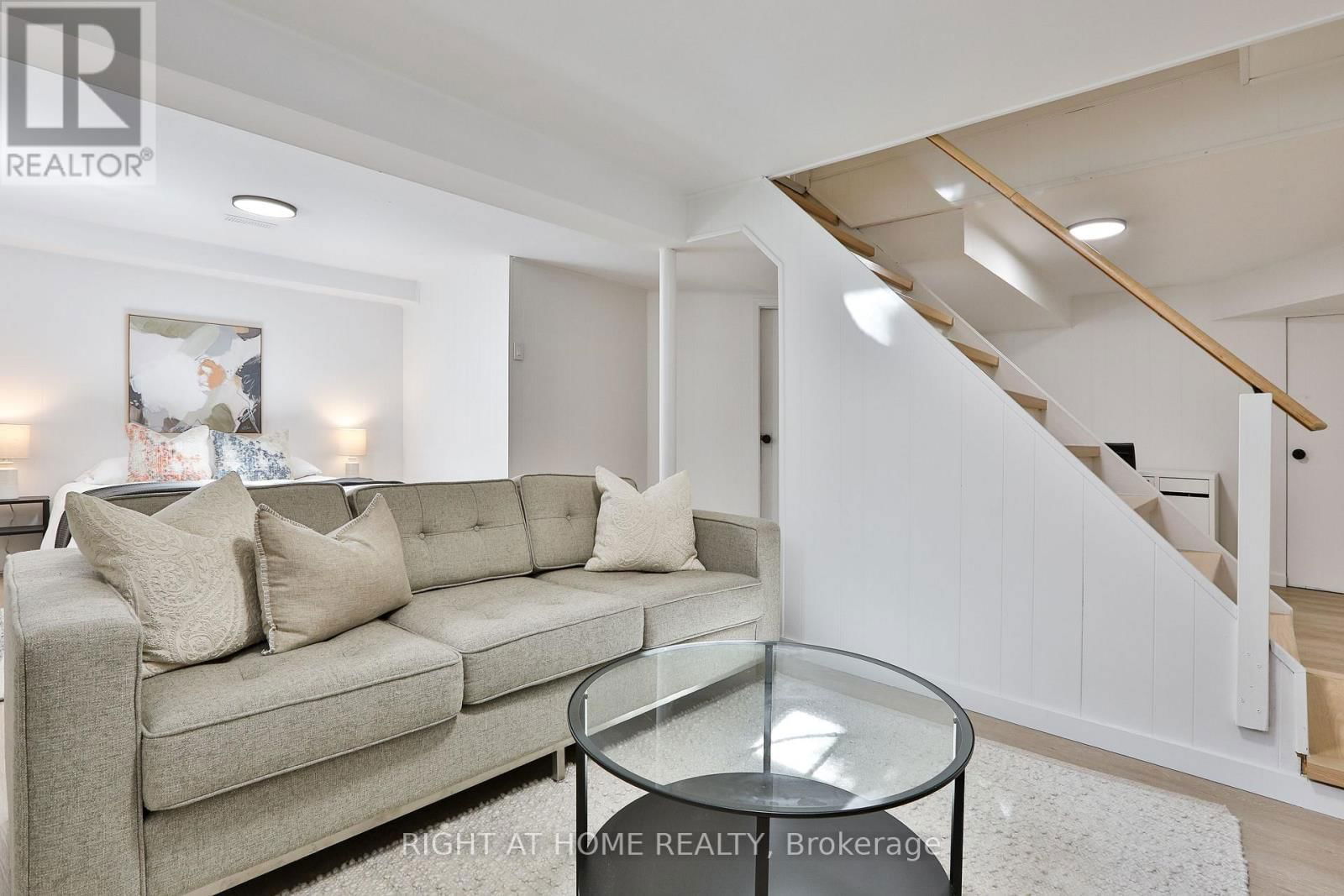20 AMESBURY DRIVE Image 29