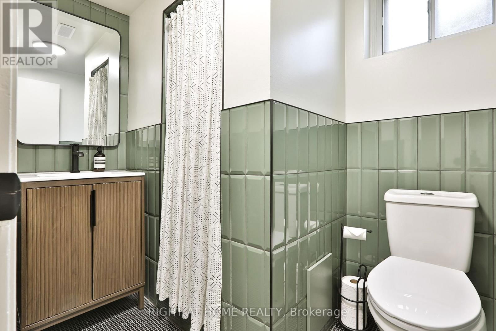 20 AMESBURY DRIVE Image 34