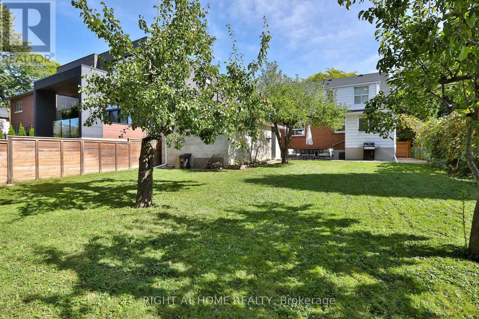 20 AMESBURY DRIVE Image 39