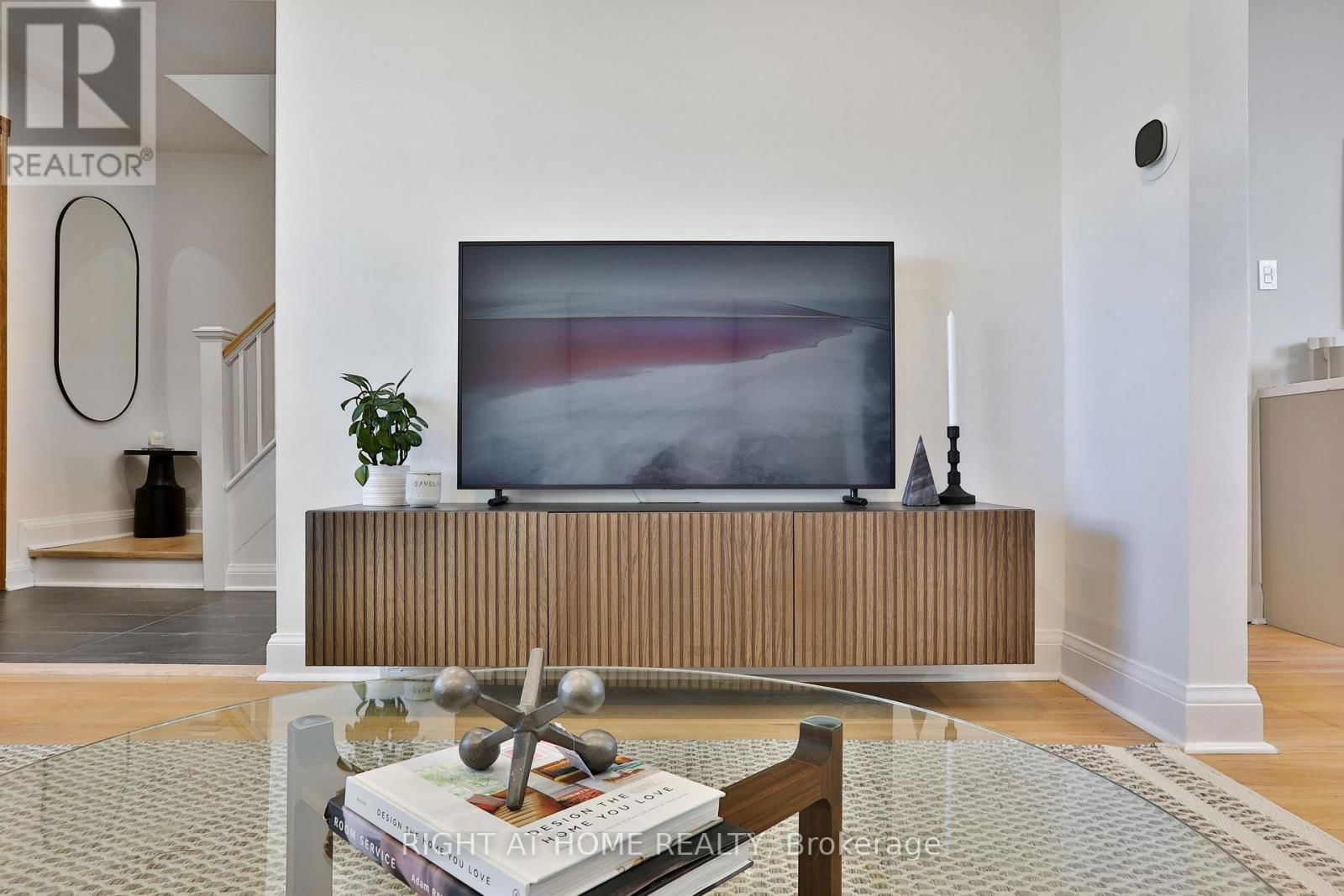 20 AMESBURY DRIVE Image 6