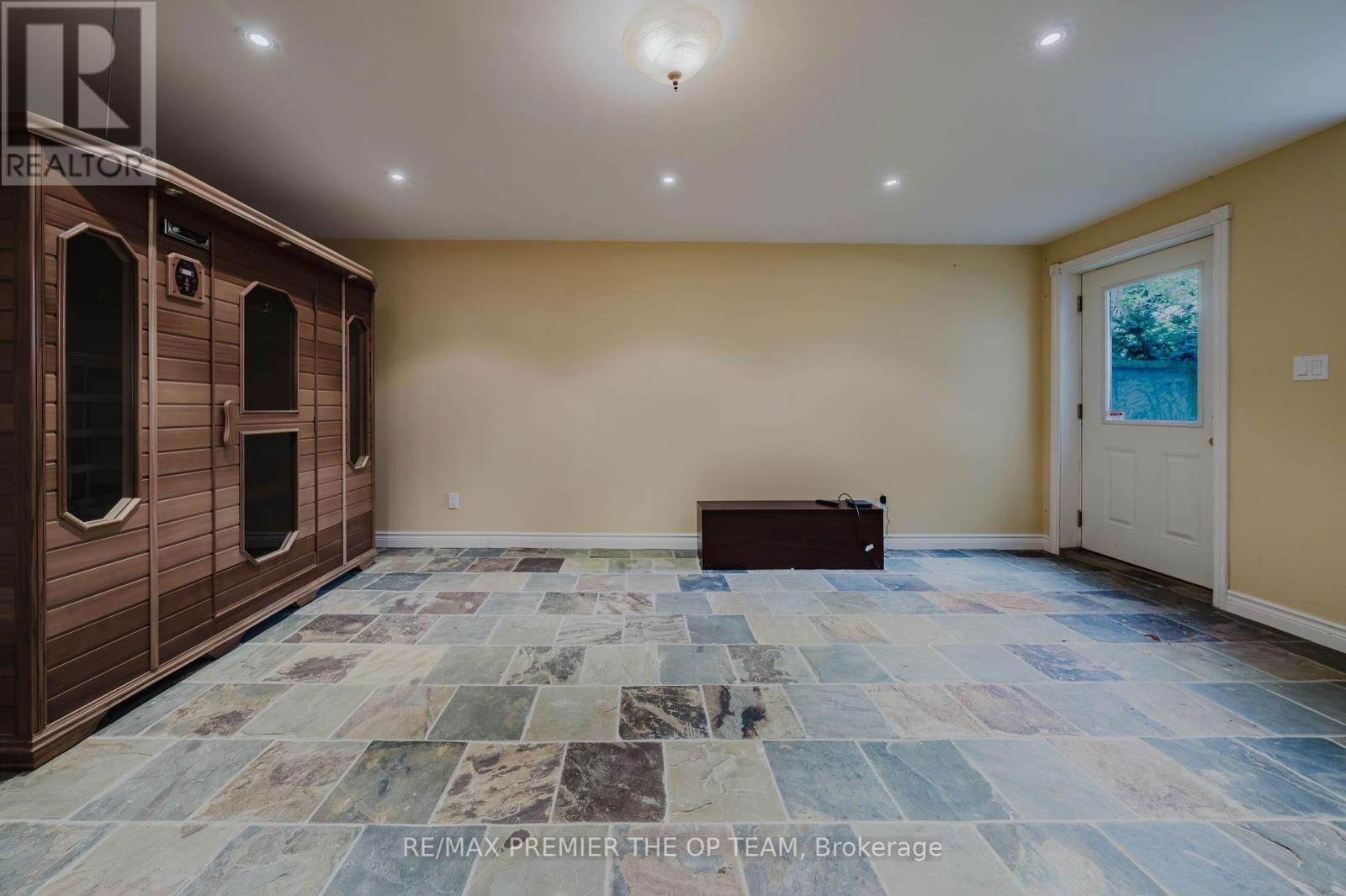 18 INGLEVIEW DRIVE Image 34