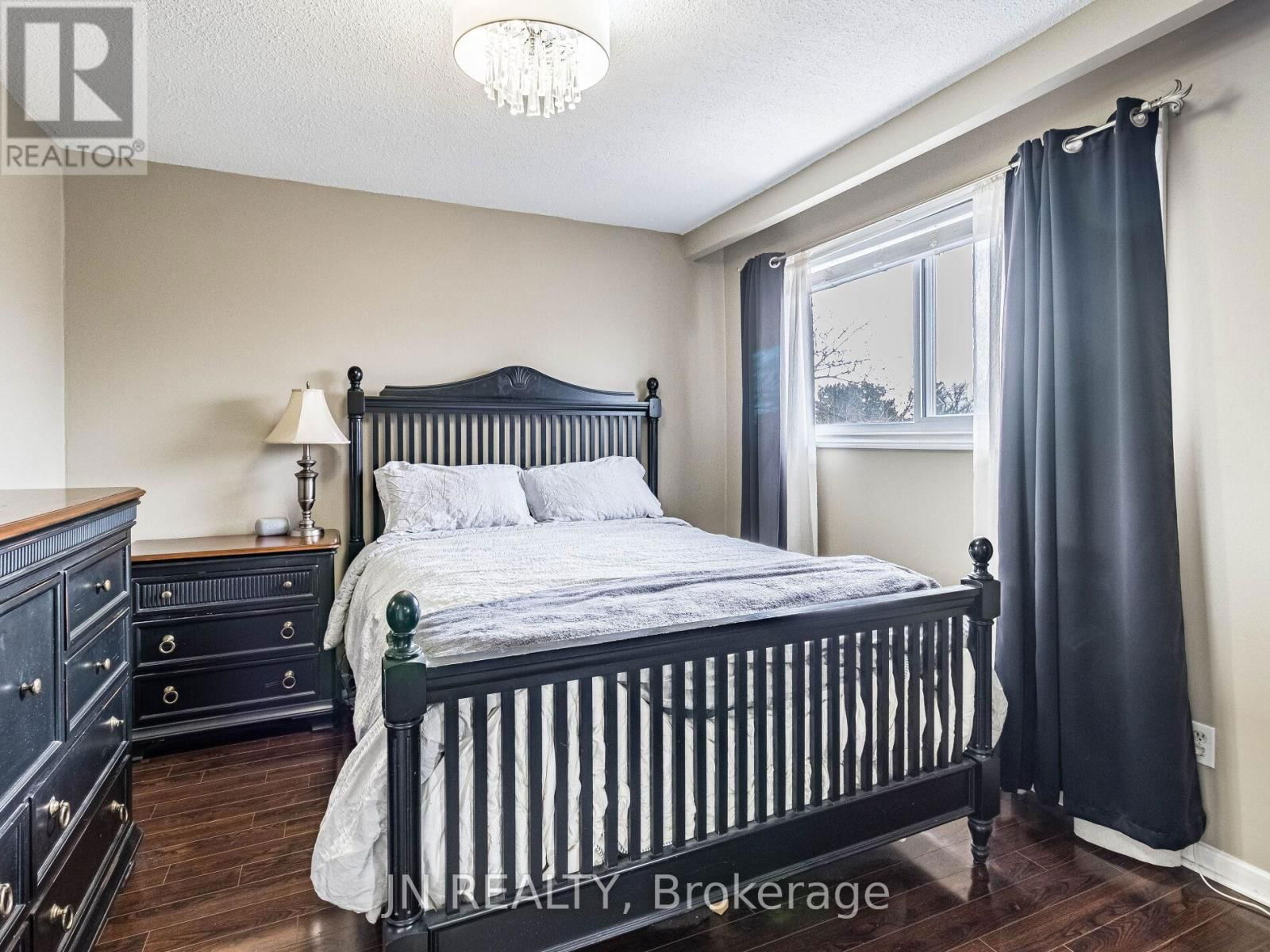 79 - 79 FOSTER CRESCENT Image 15