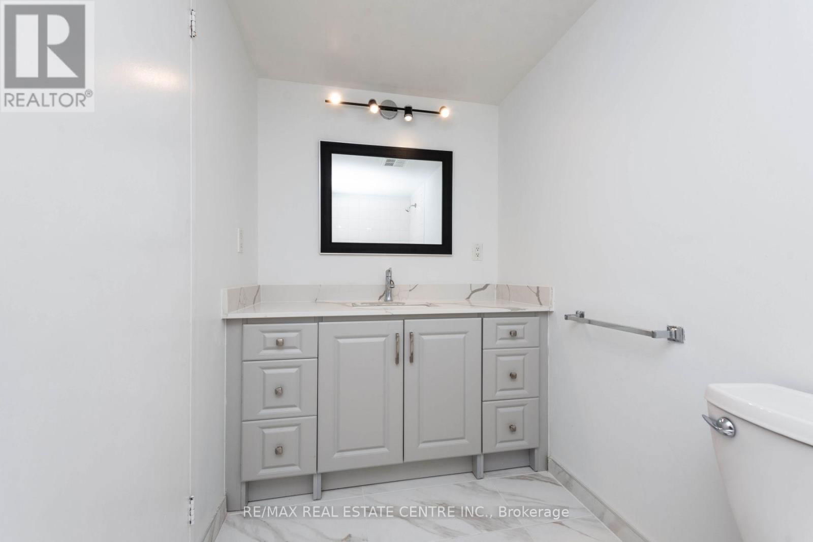 907 - 300 WEBB DRIVE Image 22