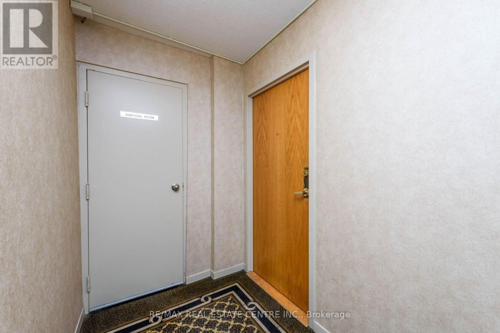 907 - 300 WEBB DRIVE Image 7
