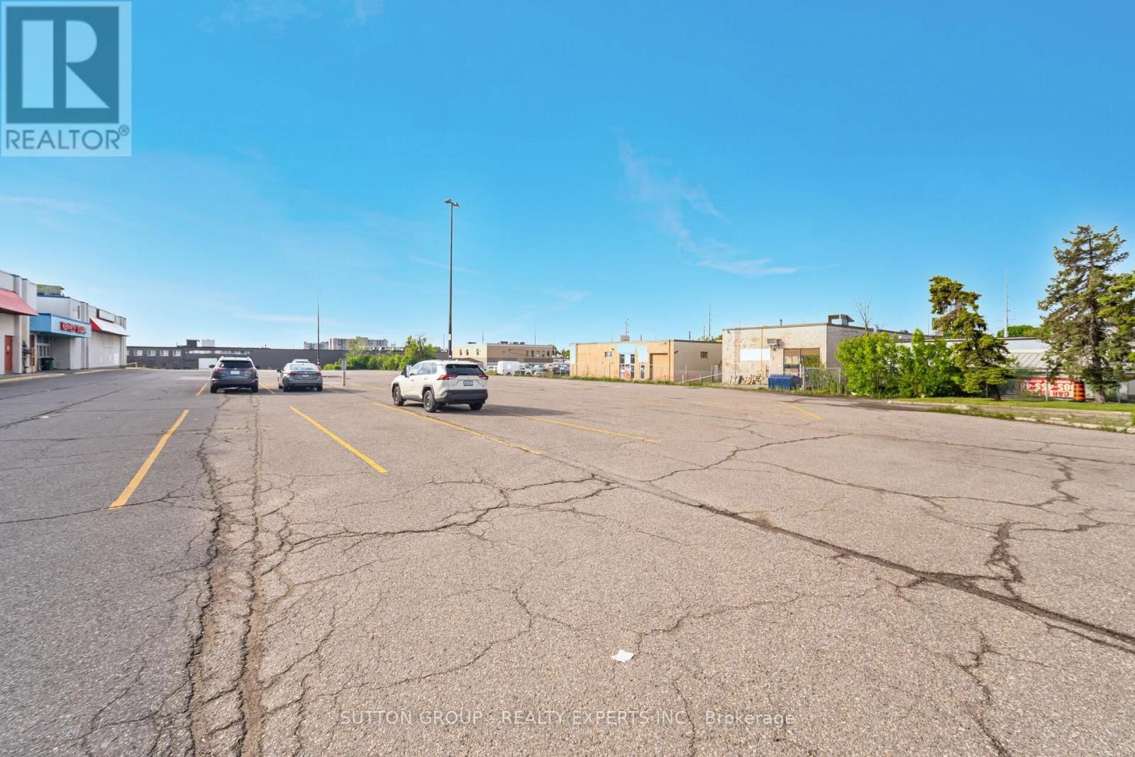 8,9,10 - 50 KENNEDY ROAD SOUTH Image 30