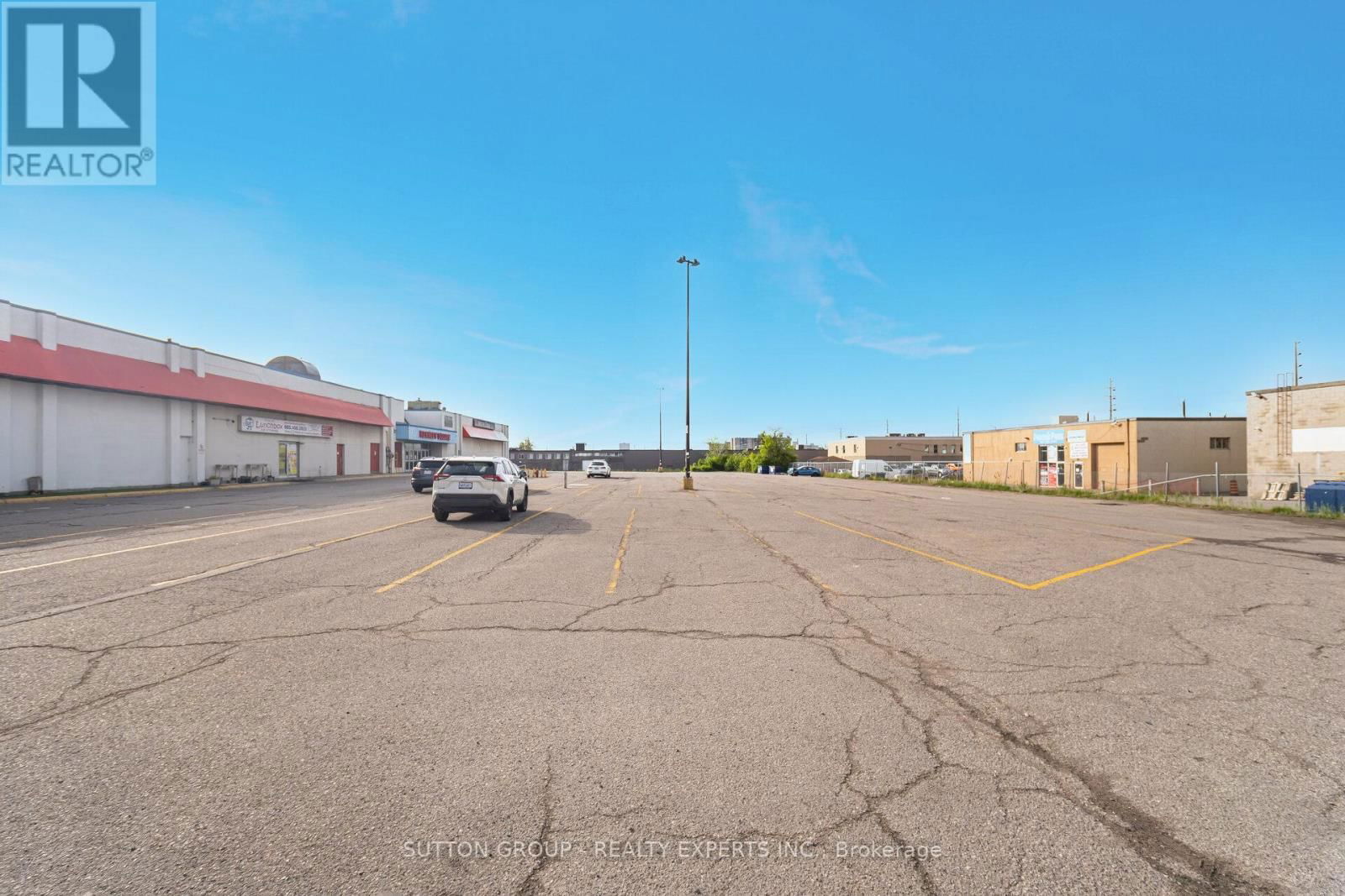8,9,10 - 50 KENNEDY ROAD SOUTH Image 31