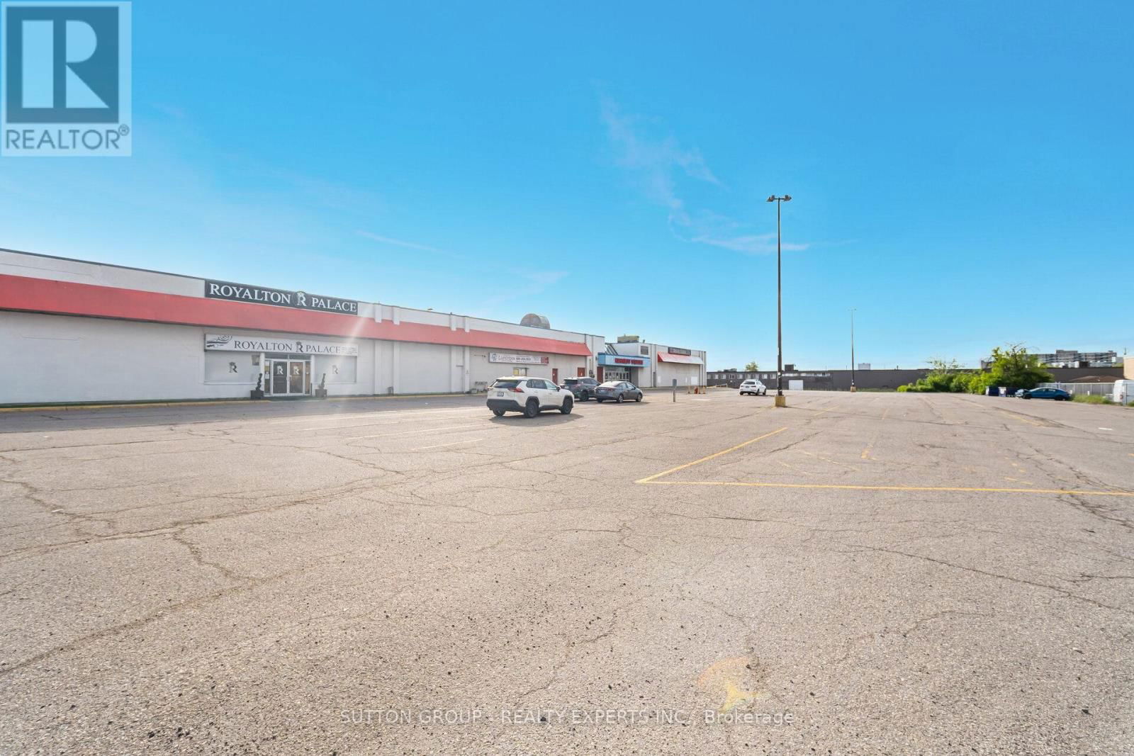 8,9,10 - 50 KENNEDY ROAD SOUTH Image 32