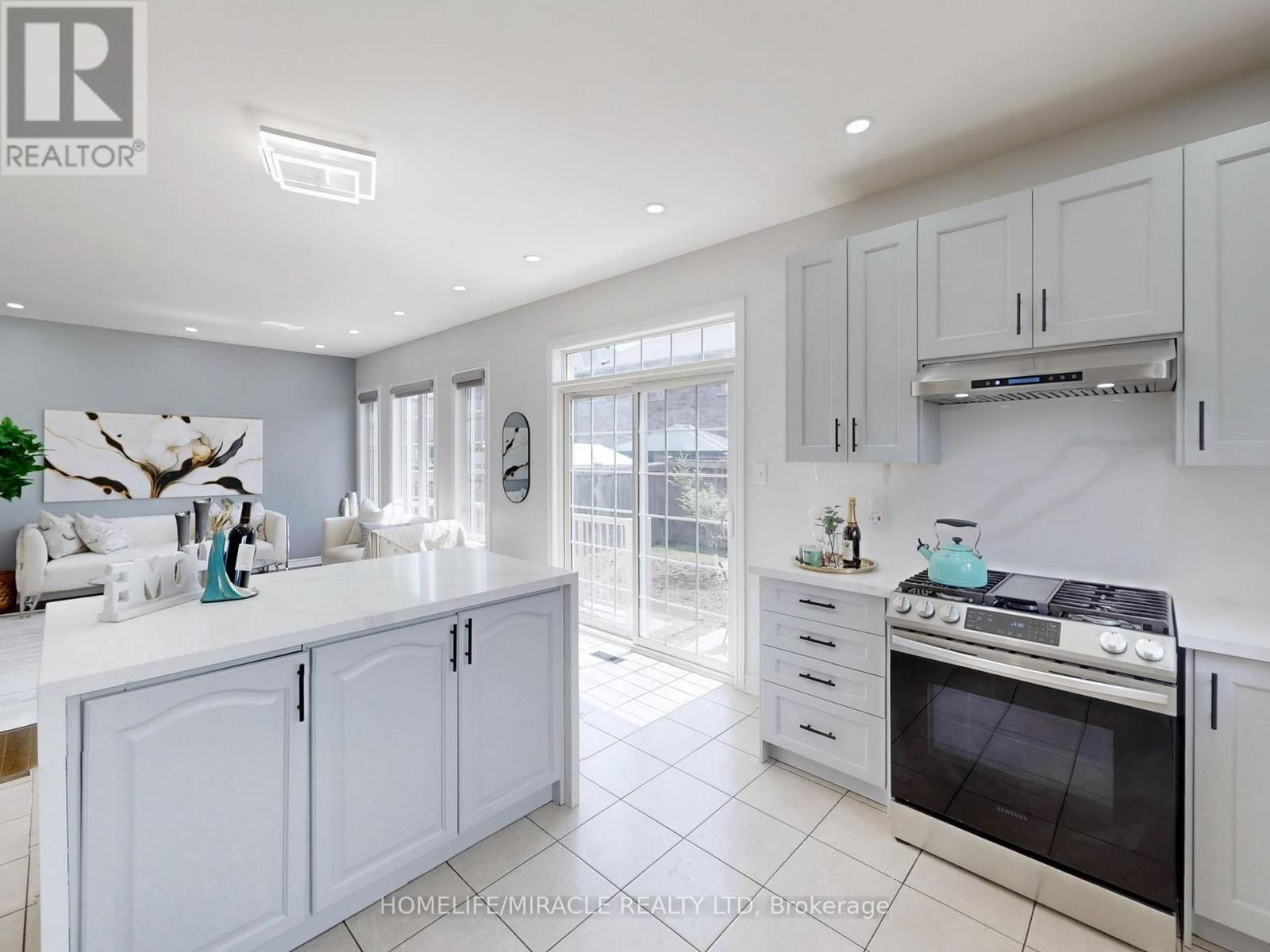 63 SLEIGHTHOLME CRESCENT Image 12