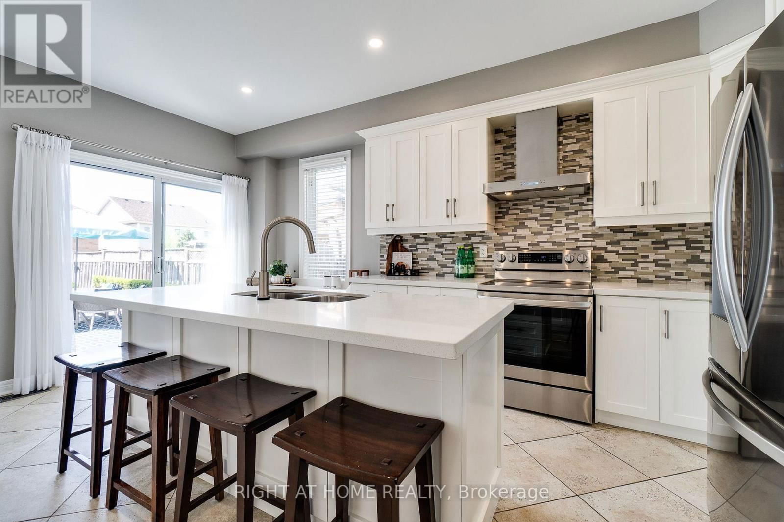 164 COOKE CRESCENT Image 11