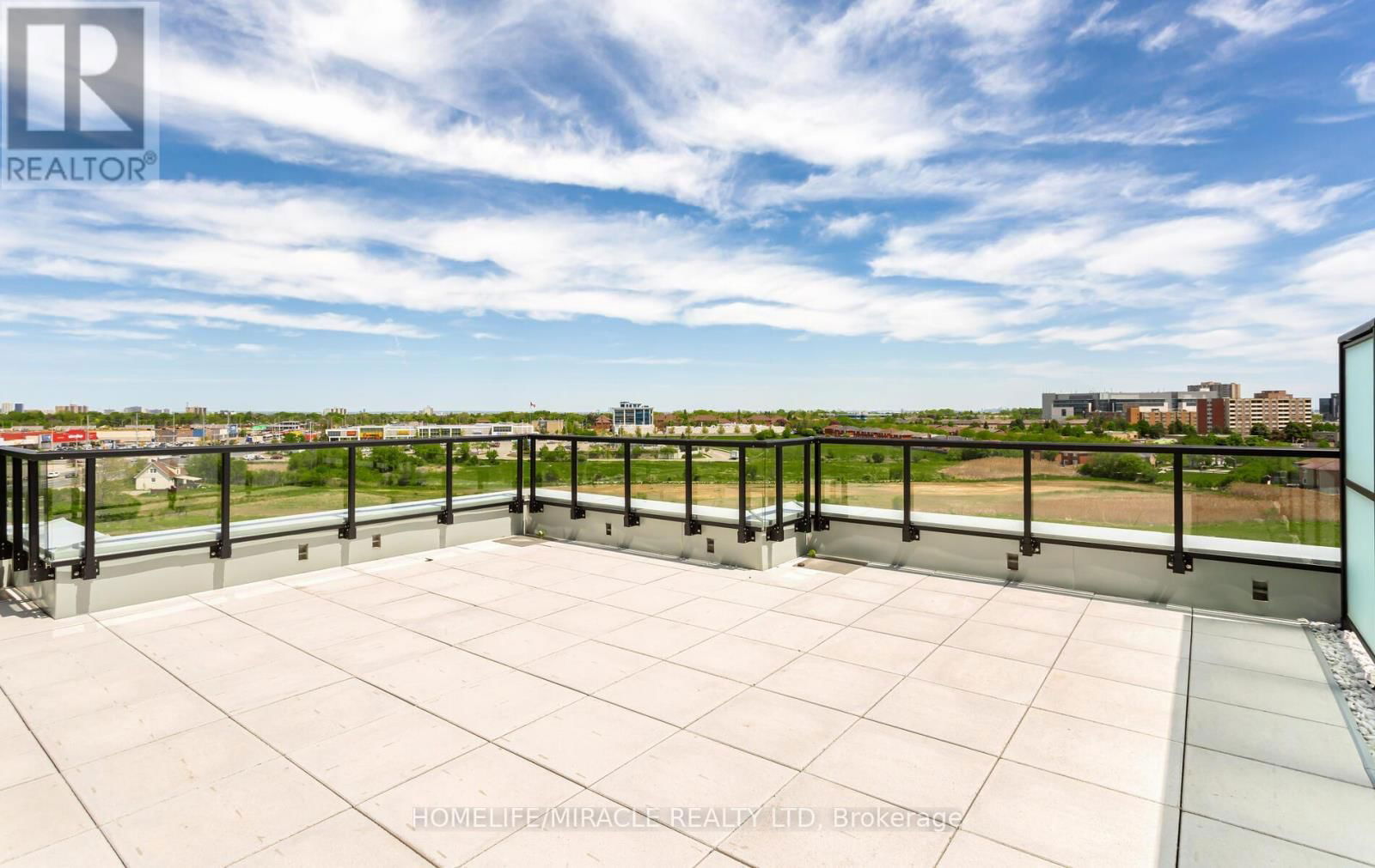 705 - 225 MALTA AVENUE Image 32