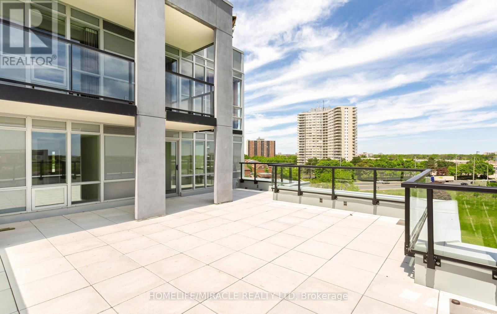 705 - 225 MALTA AVENUE Image 33