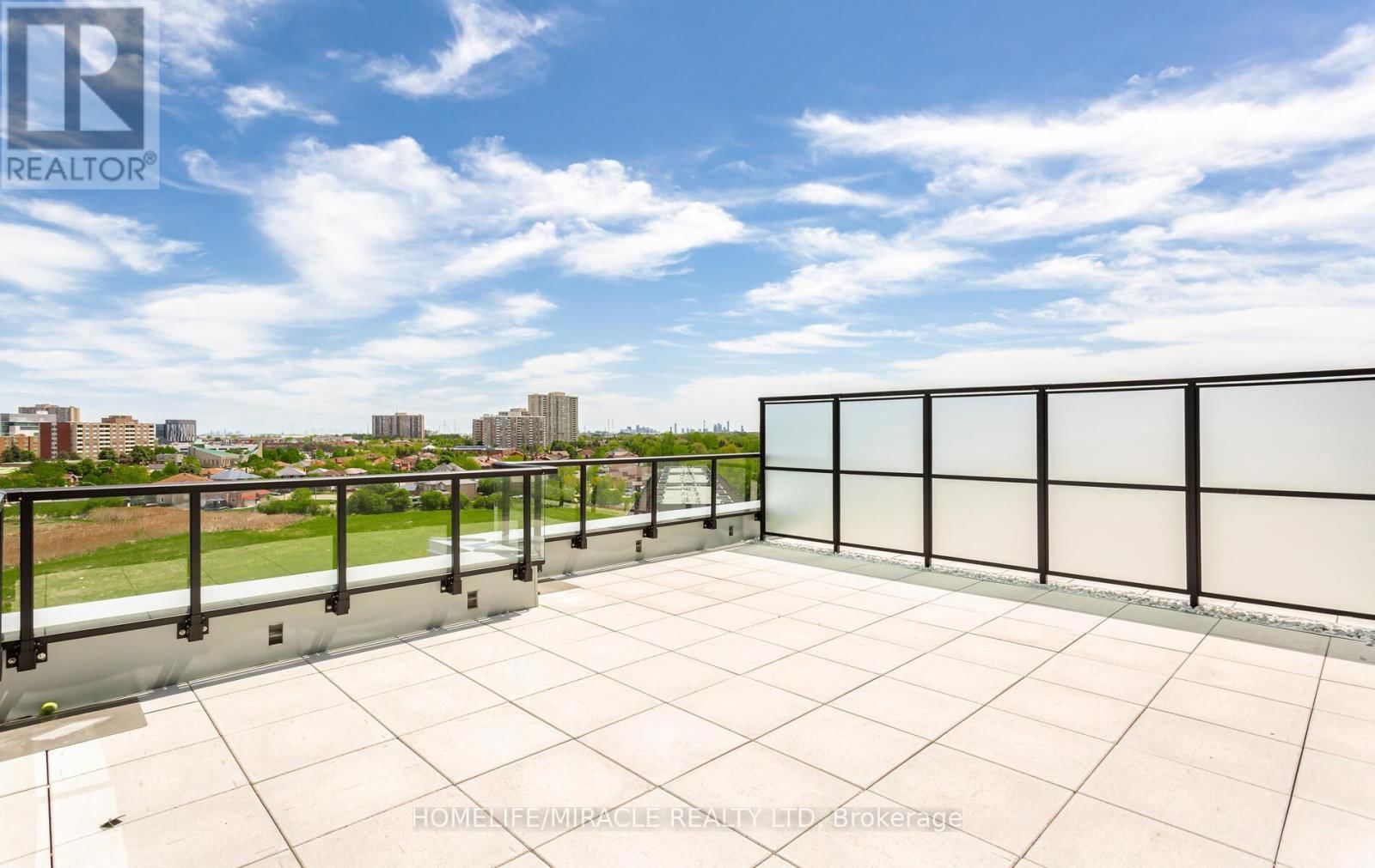 705 - 225 MALTA AVENUE Image 35