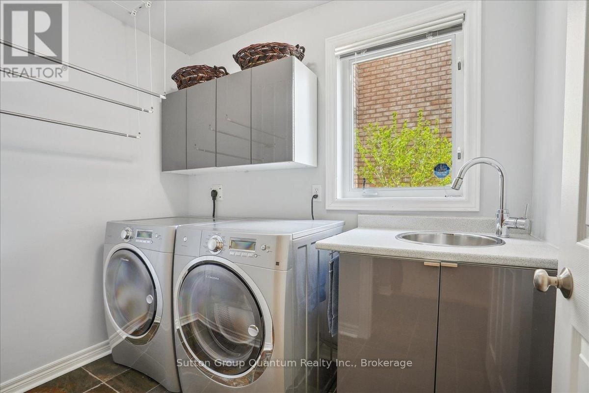 2477 LONGRIDGE CRESCENT Image 16