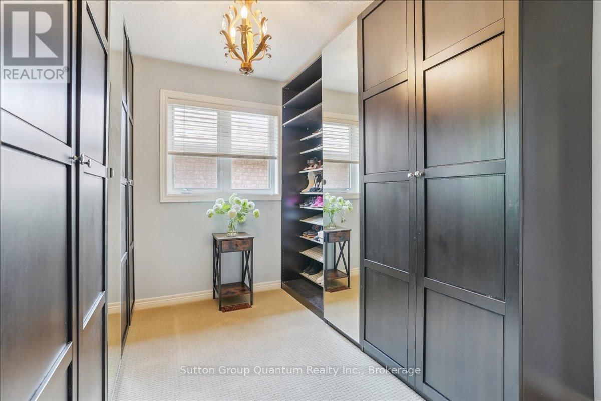 2477 LONGRIDGE CRESCENT Image 23