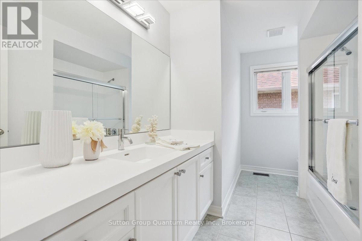 2477 LONGRIDGE CRESCENT Image 29