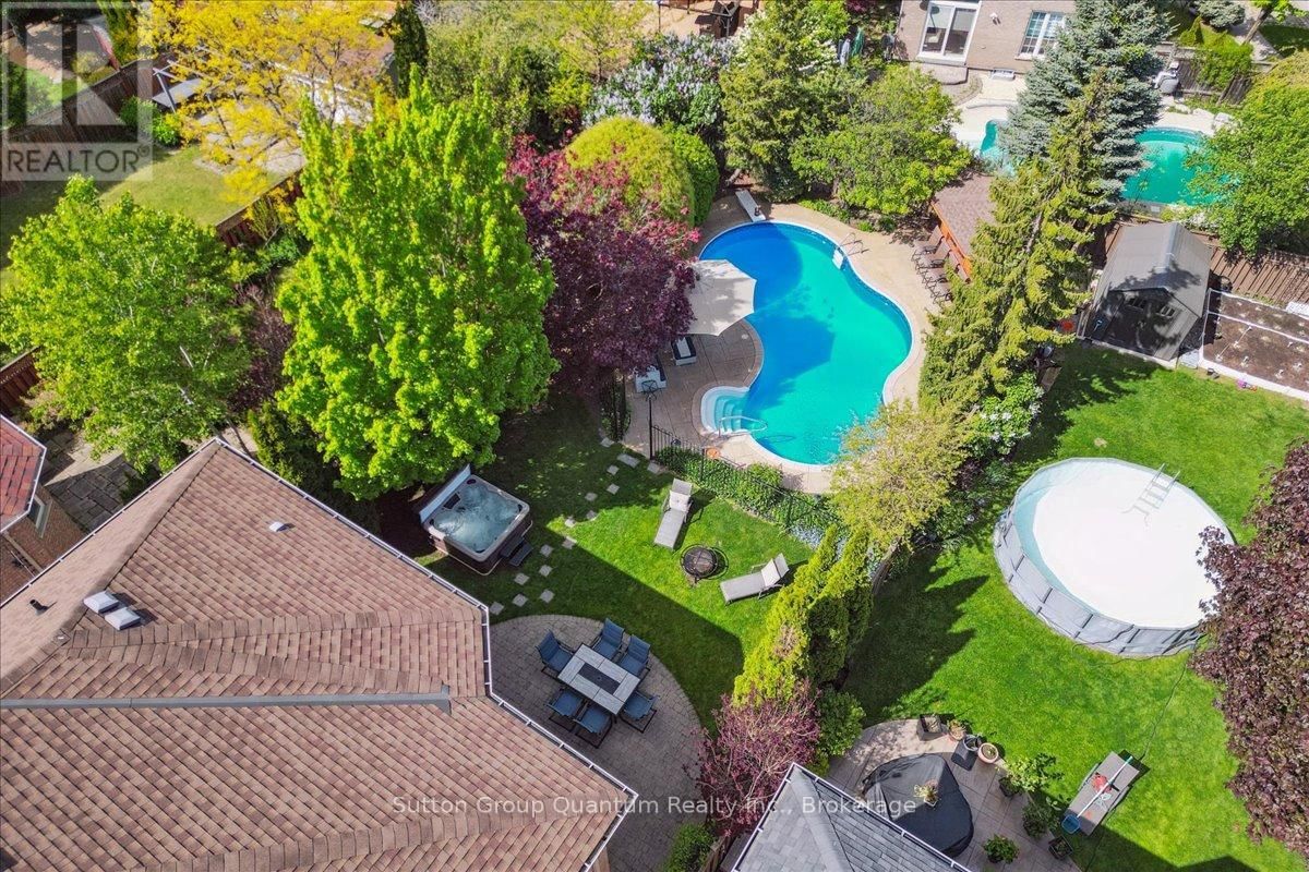 2477 LONGRIDGE CRESCENT Image 40