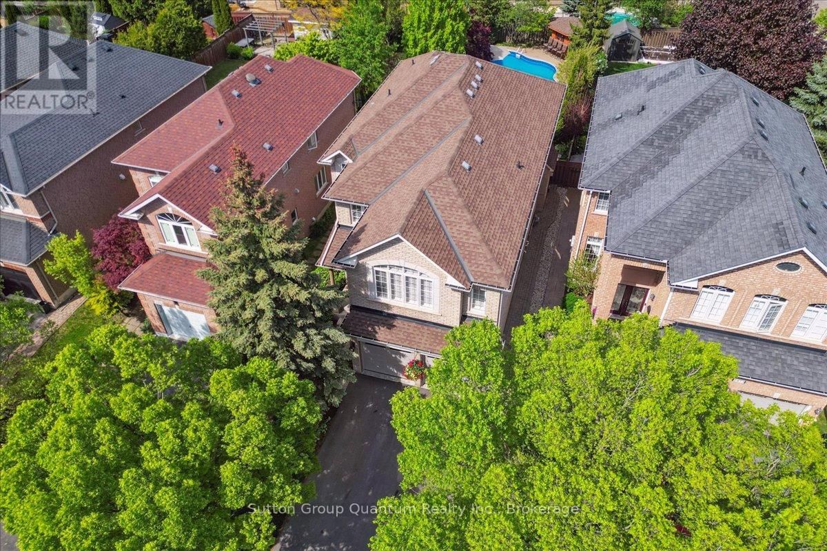 2477 LONGRIDGE CRESCENT Image 43