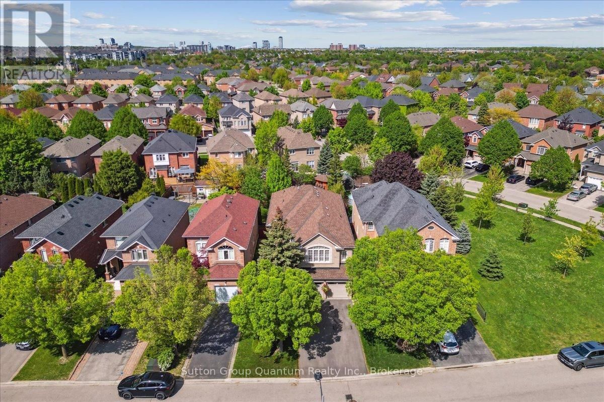 2477 LONGRIDGE CRESCENT Image 45