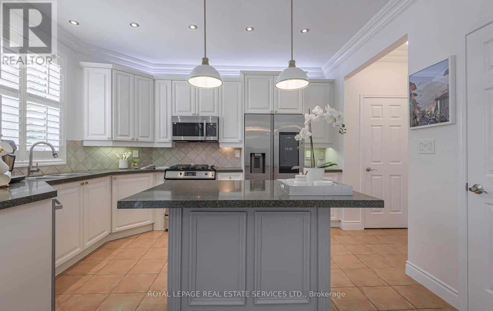 5651 ROSEVILLE COURT Image 18