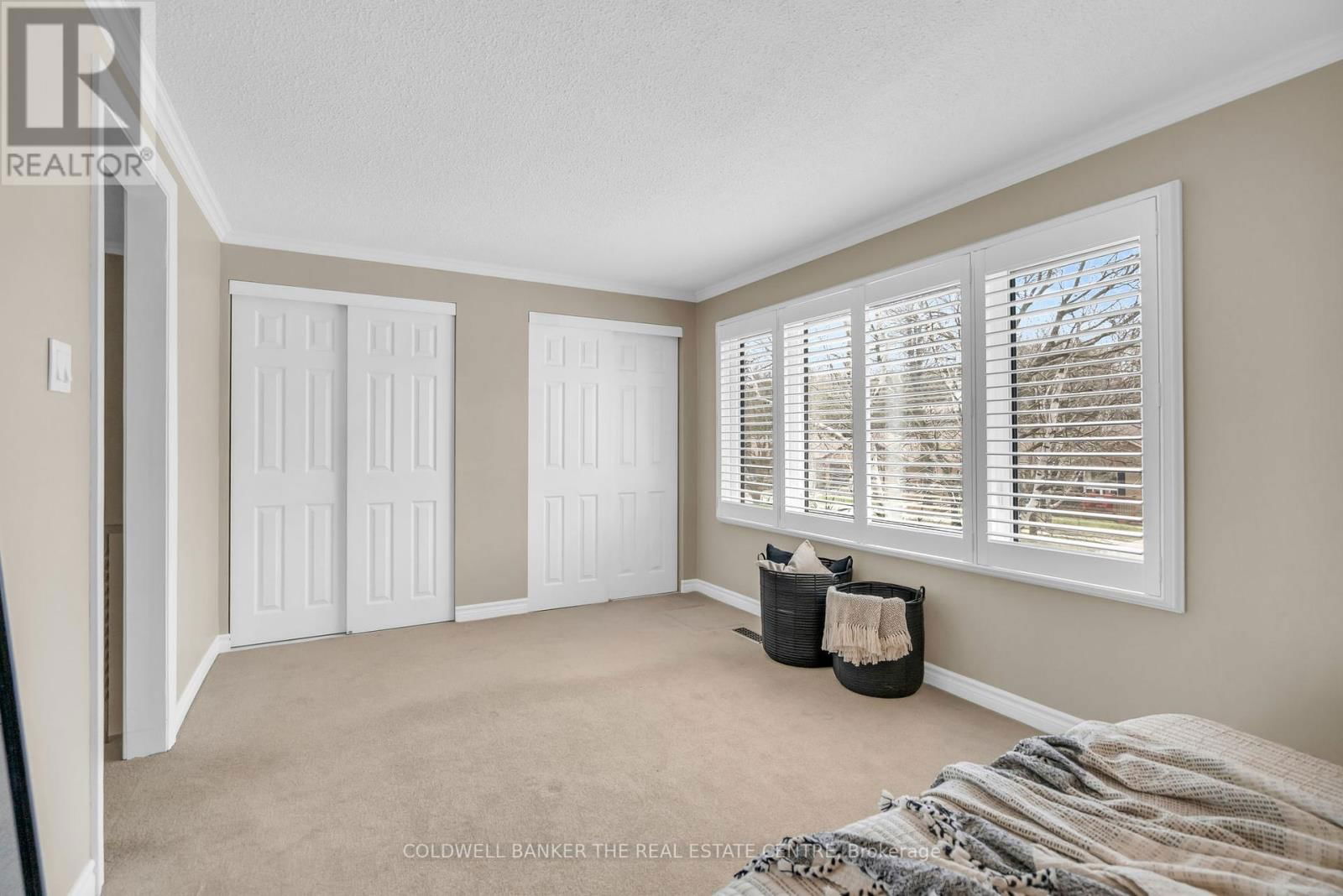 1 ANDREW AVENUE Image 17