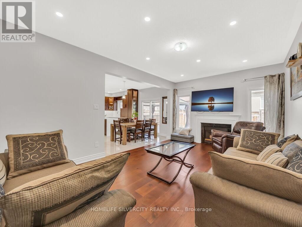 98 MASTERS GREEN CRESCENT Image 12