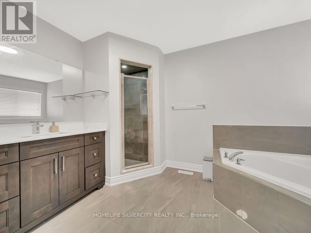 98 MASTERS GREEN CRESCENT Image 21