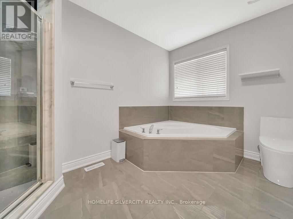 98 MASTERS GREEN CRESCENT Image 22