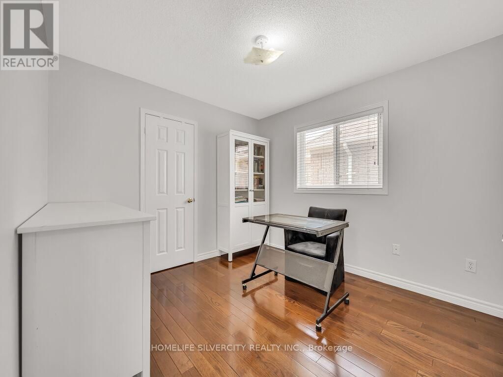 98 MASTERS GREEN CRESCENT Image 27