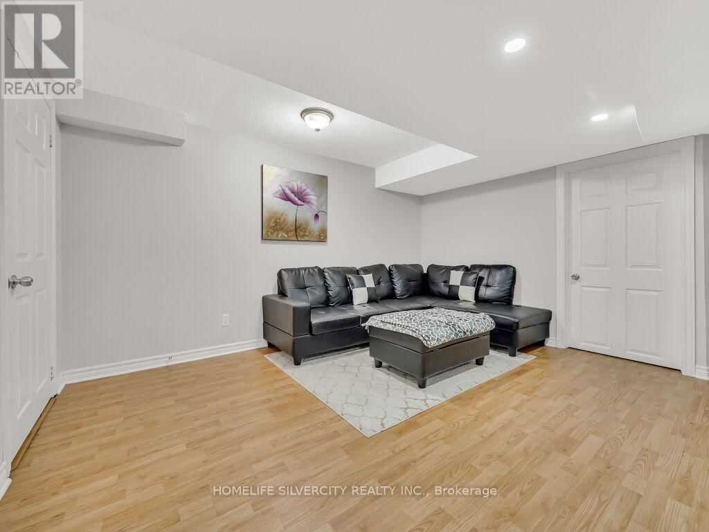 98 MASTERS GREEN CRESCENT Image 32