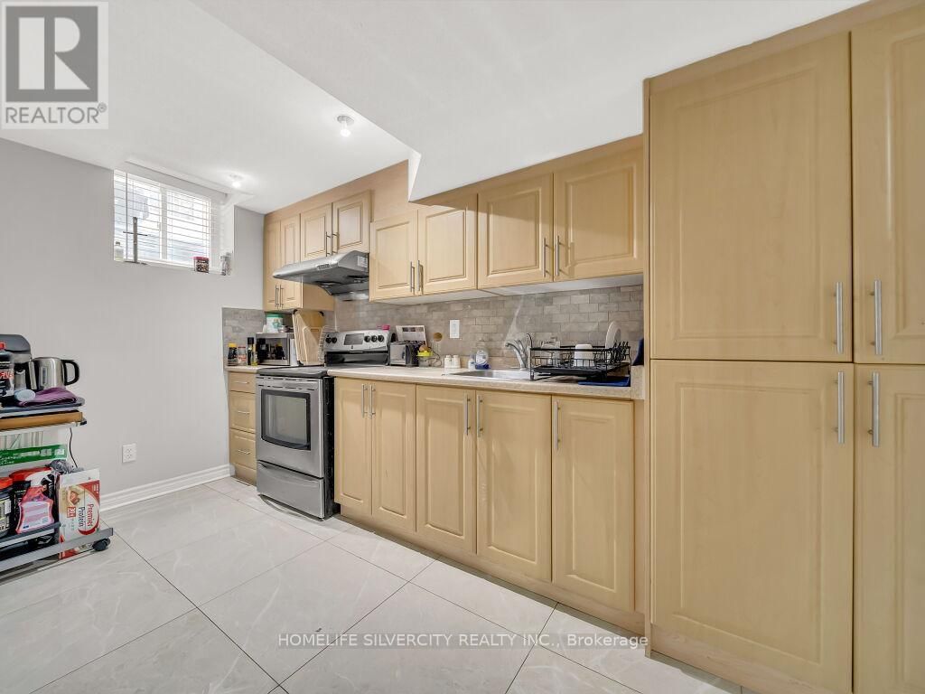 98 MASTERS GREEN CRESCENT Image 33
