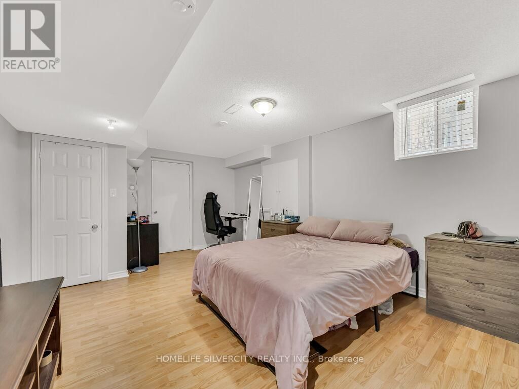 98 MASTERS GREEN CRESCENT Image 34