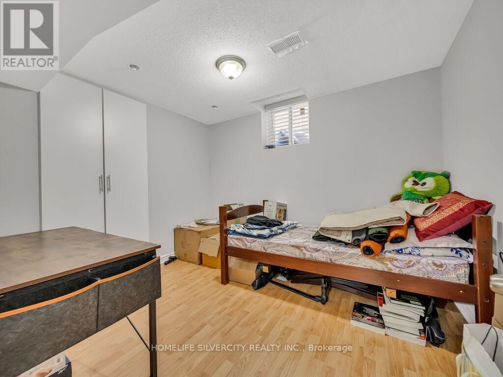 98 MASTERS GREEN CRESCENT Image 35