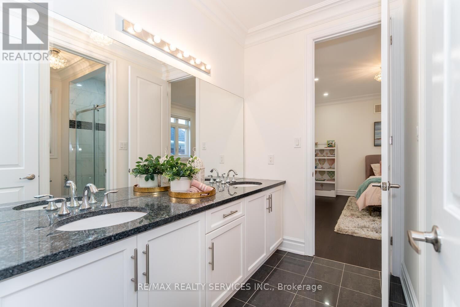 9 INTERLACKEN DRIVE Image 33