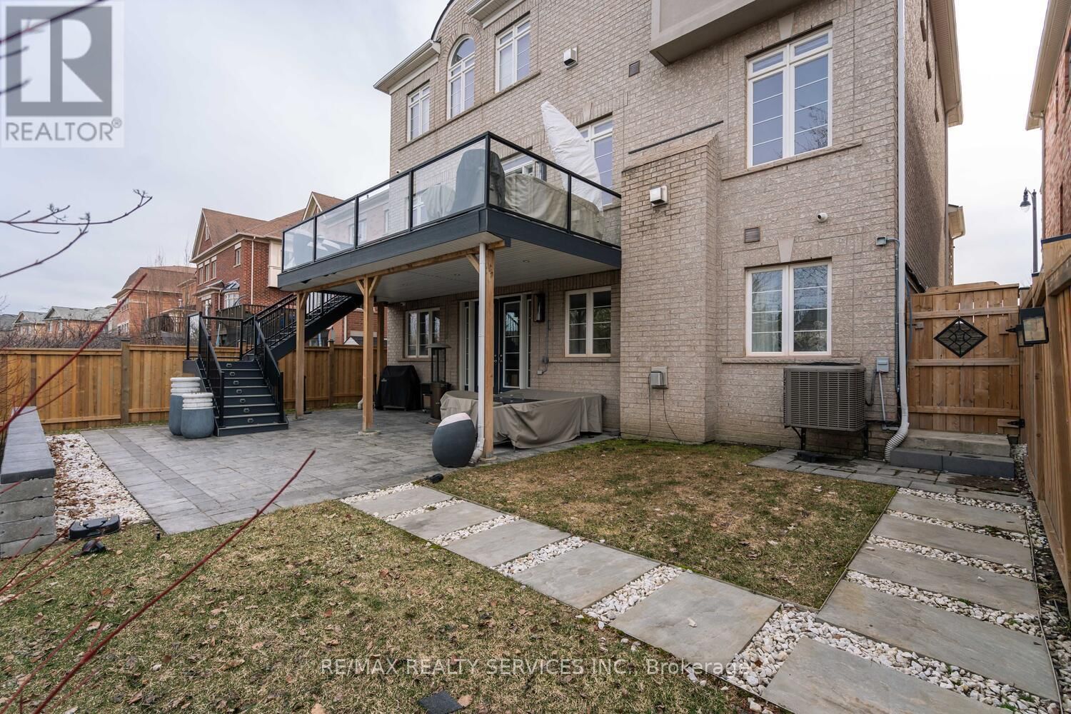 9 INTERLACKEN DRIVE Image 50