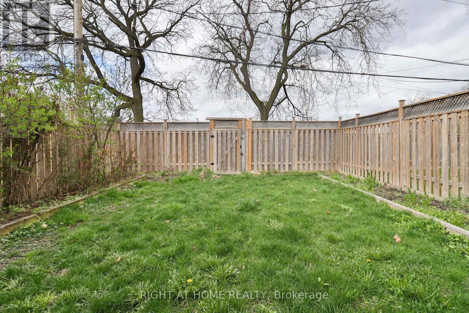 14 MIDDEN CRESCENT Image 34
