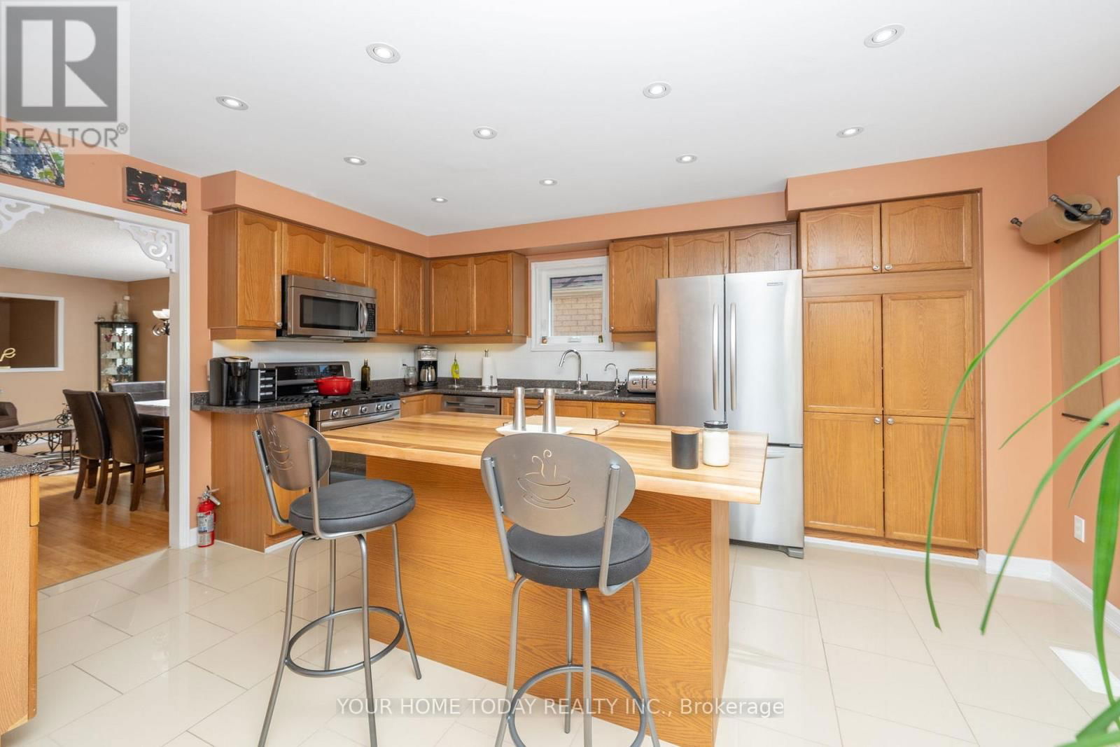 208 VAN SCOTT DRIVE Image 11