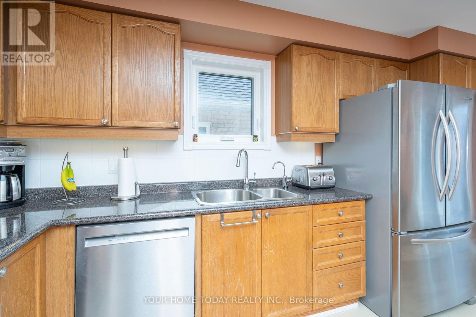208 VAN SCOTT DRIVE Image 13