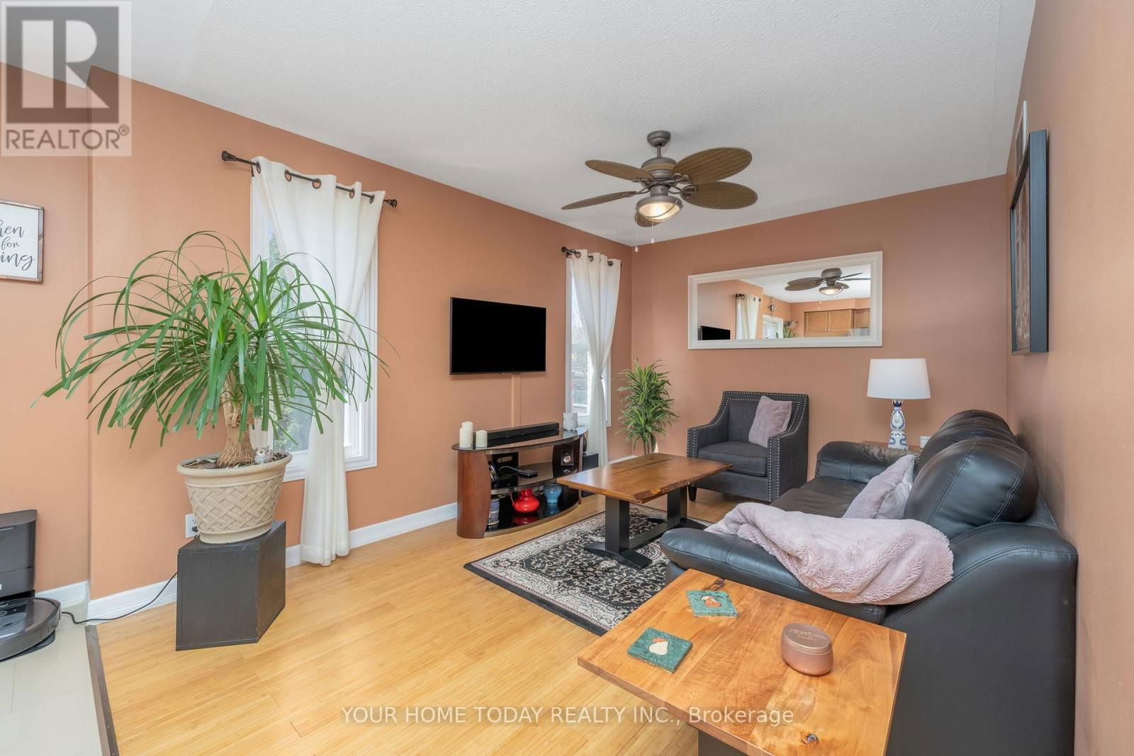208 VAN SCOTT DRIVE Image 15