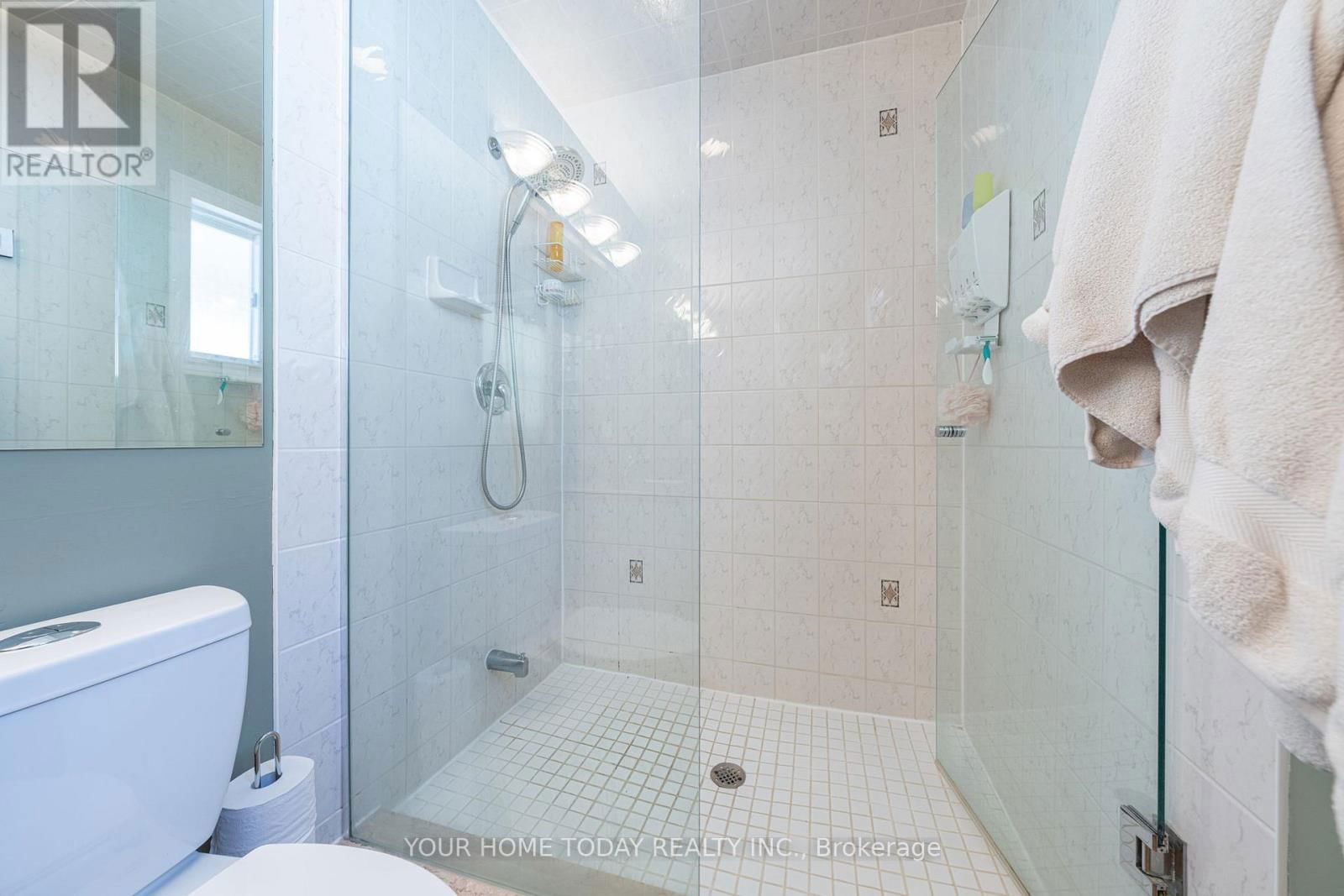 208 VAN SCOTT DRIVE Image 19
