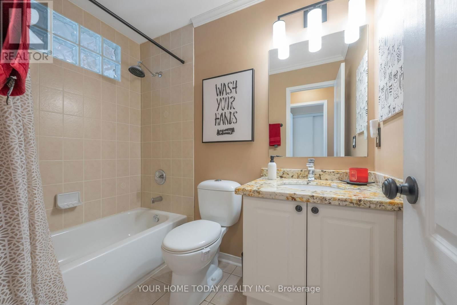 208 VAN SCOTT DRIVE Image 22