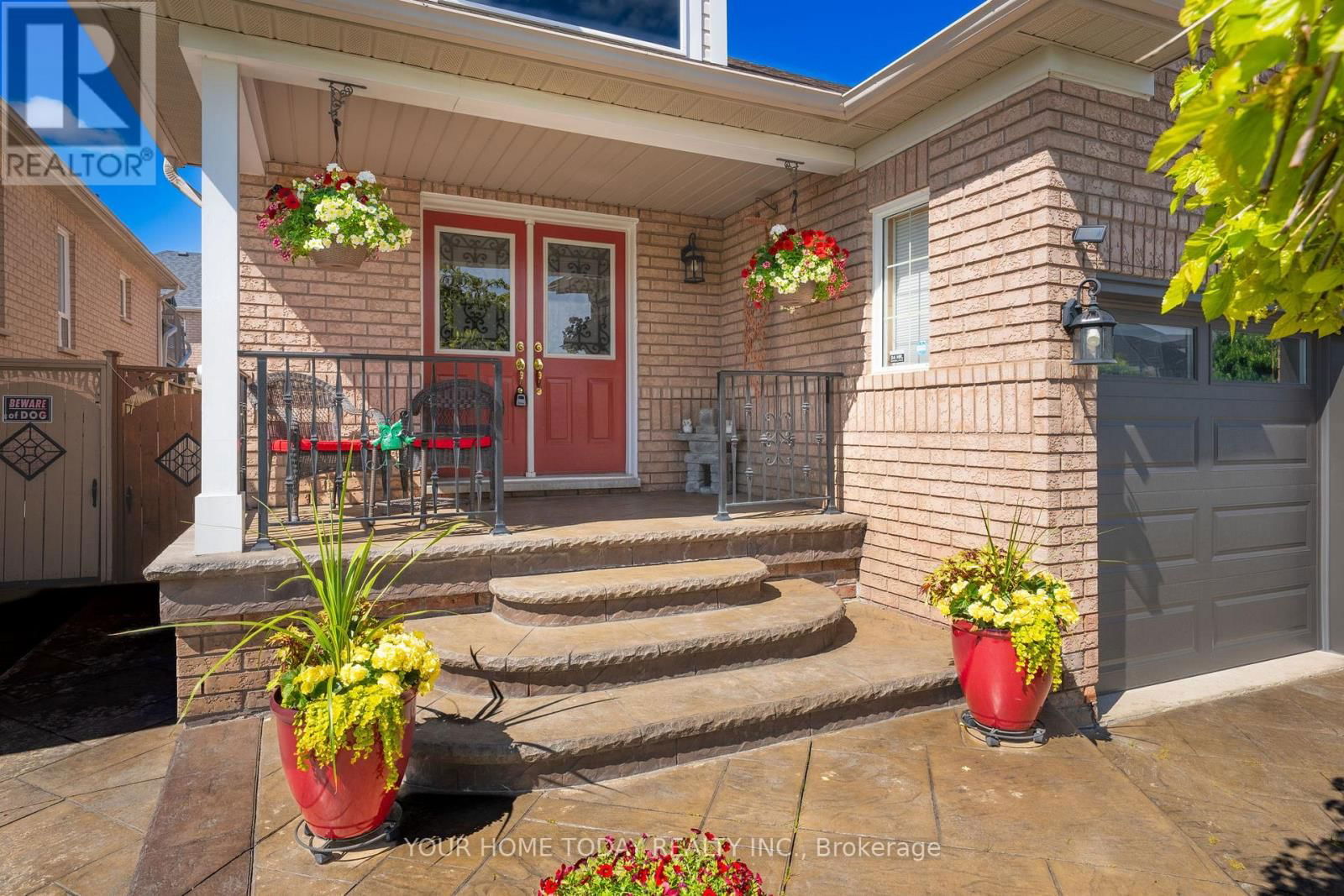 208 VAN SCOTT DRIVE Image 3
