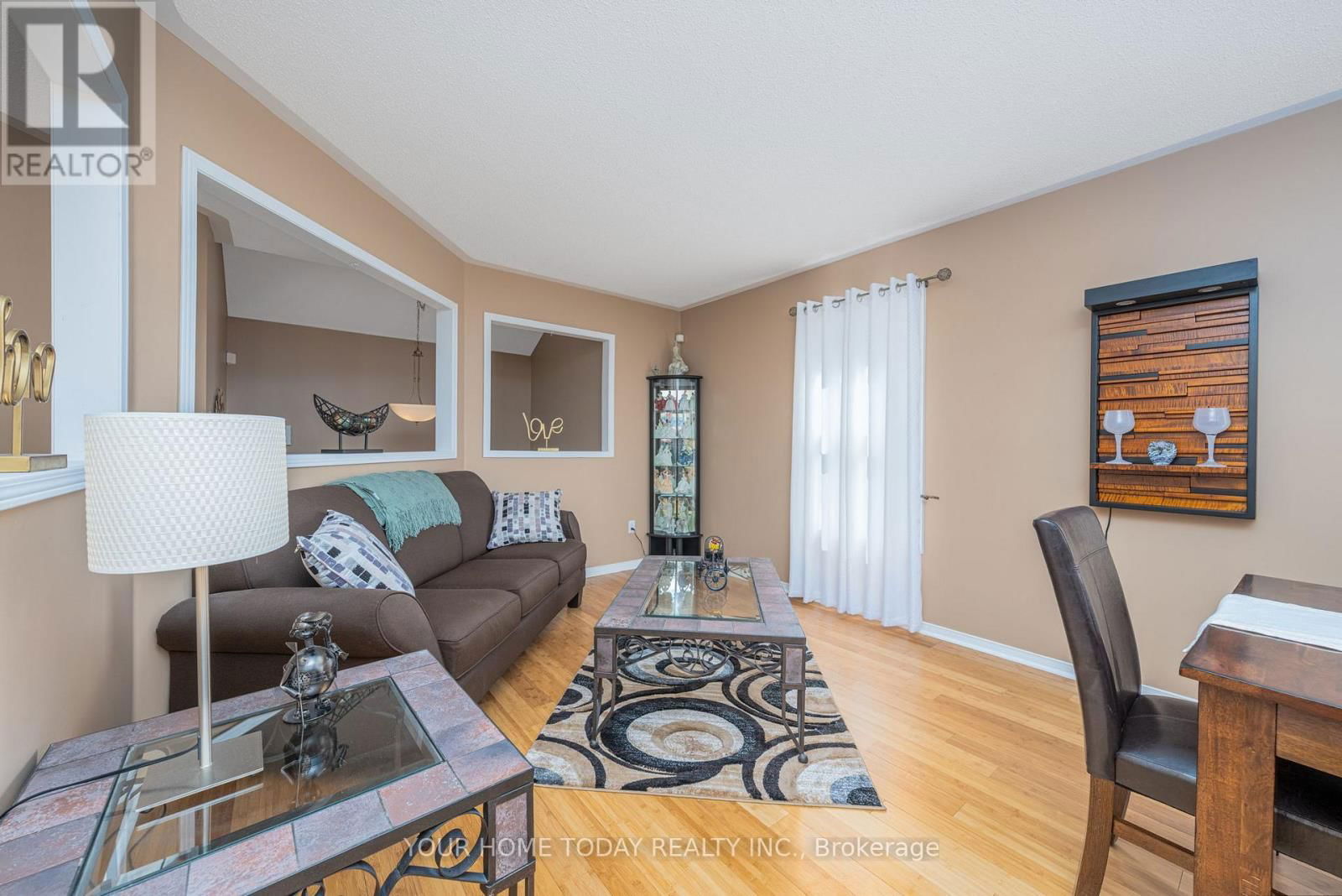 208 VAN SCOTT DRIVE Image 6