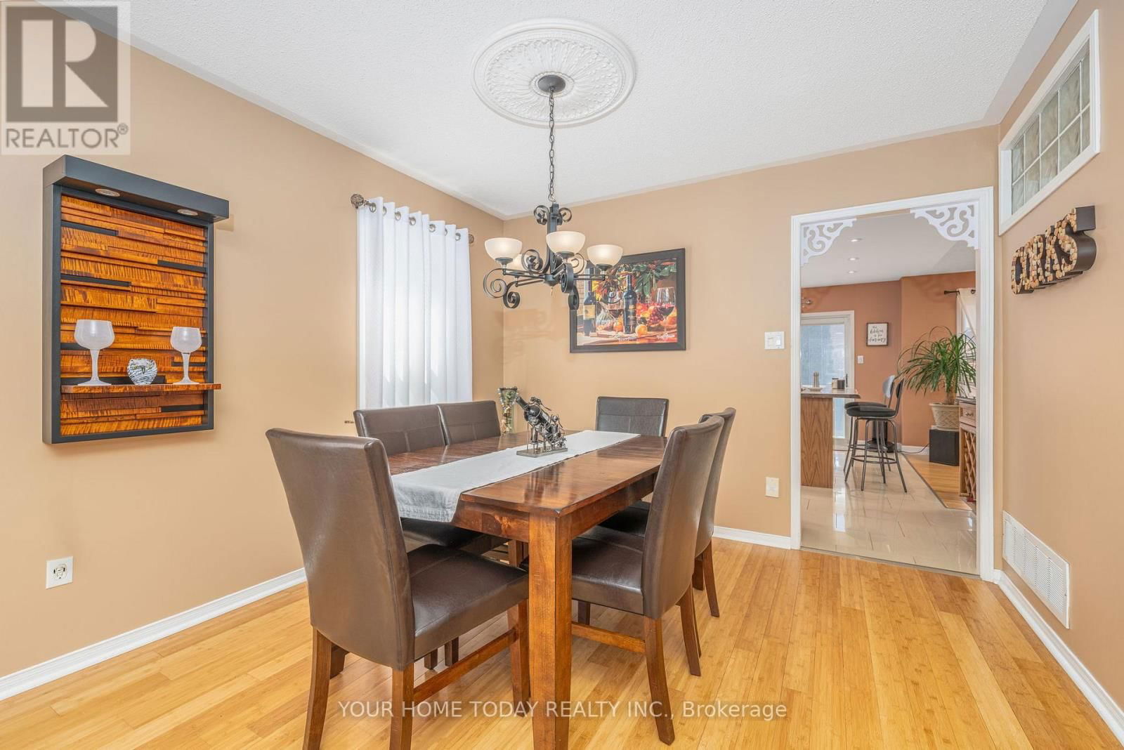 208 VAN SCOTT DRIVE Image 8