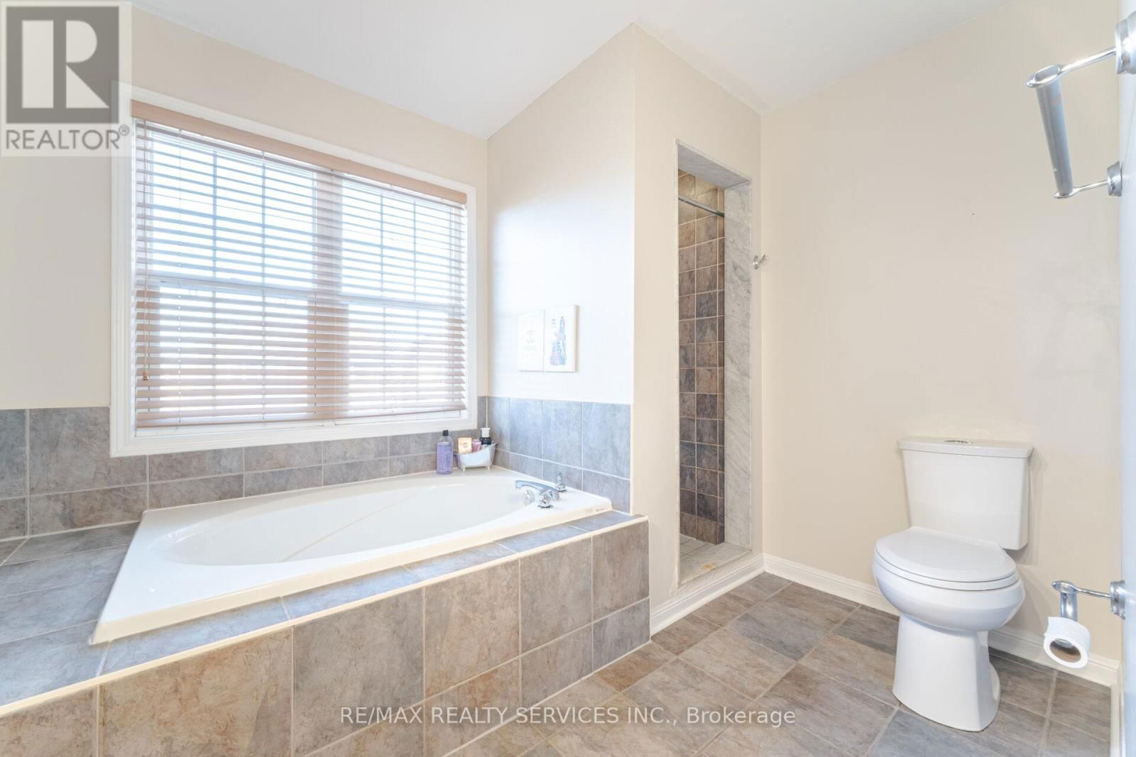 12 LILYPAD ROAD Image 30