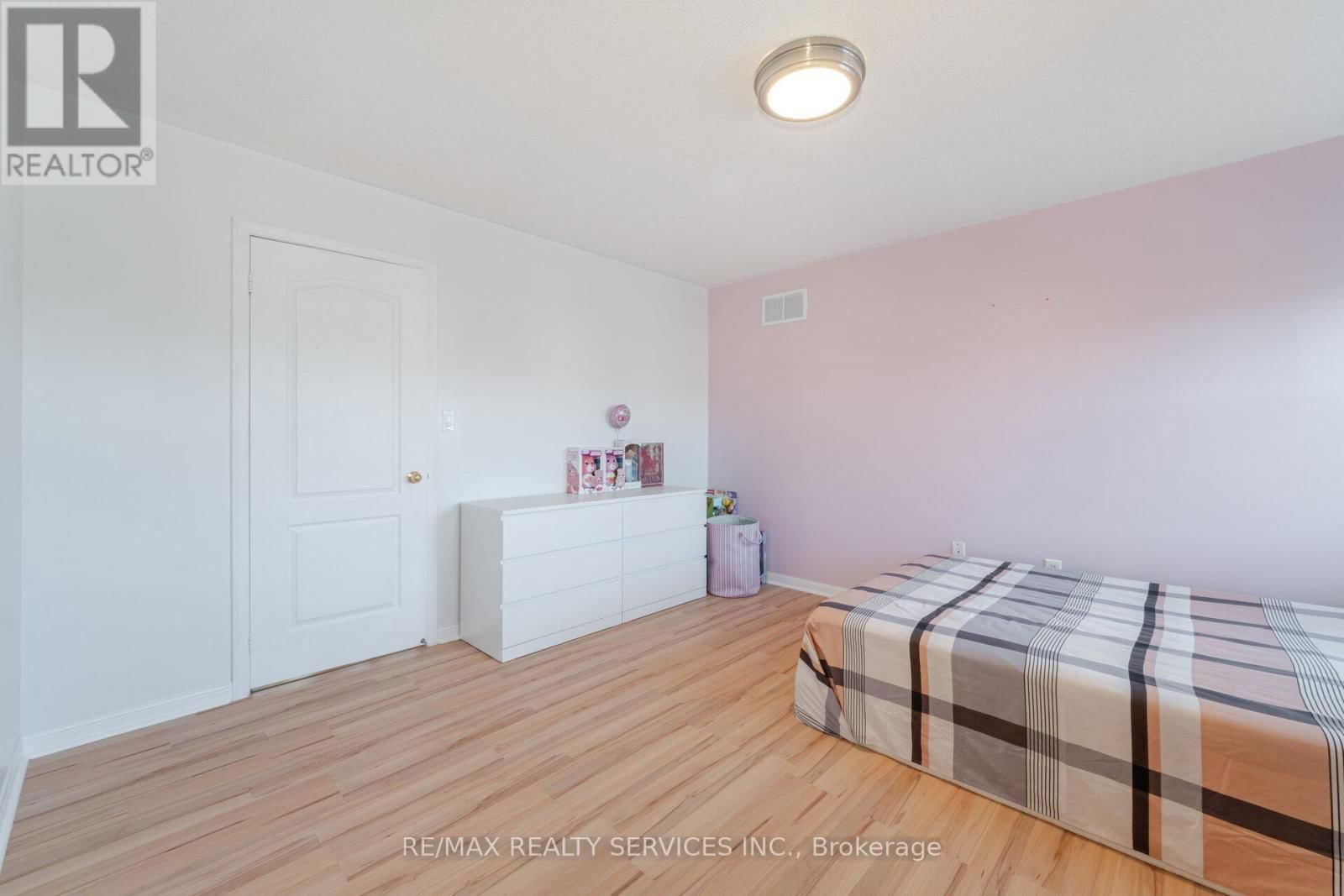 12 LILYPAD ROAD Image 35