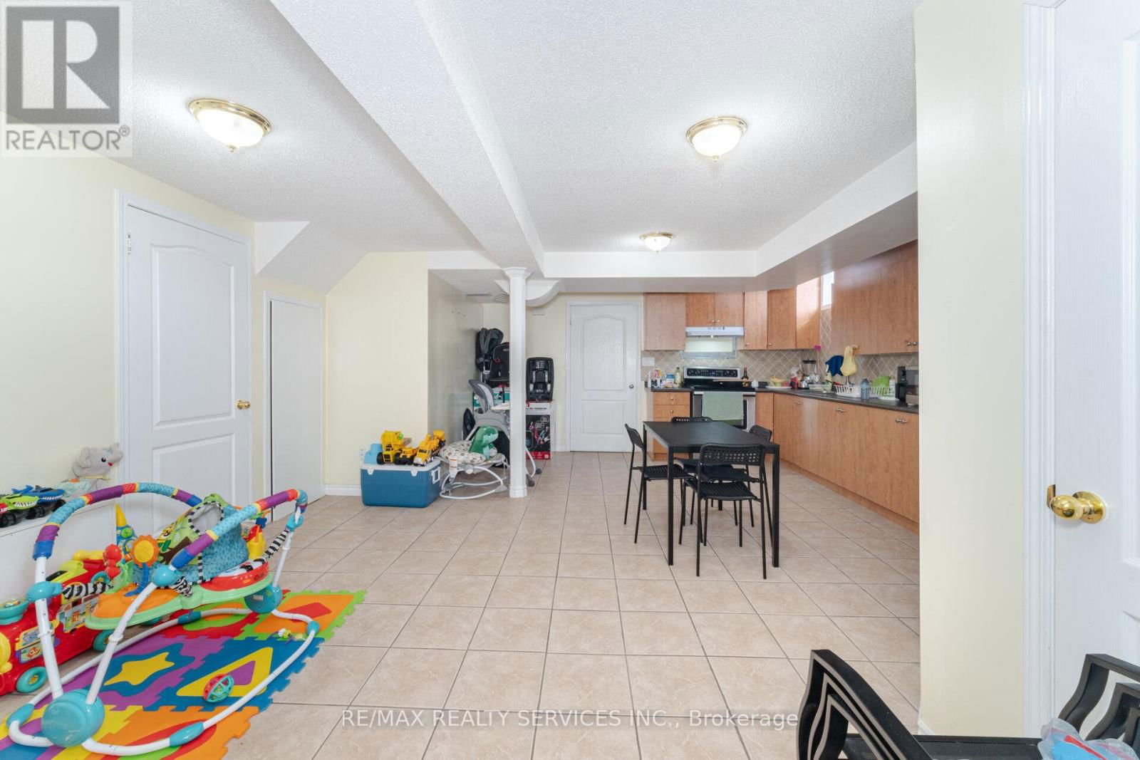 12 LILYPAD ROAD Image 43
