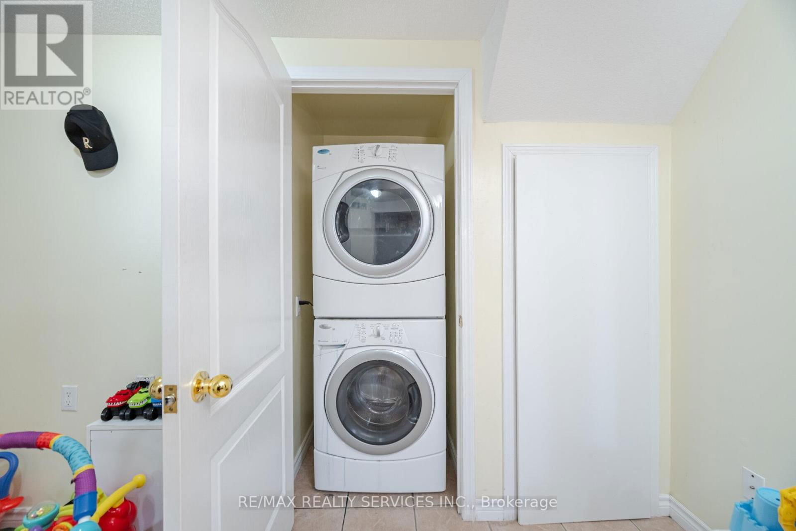 12 LILYPAD ROAD Image 46