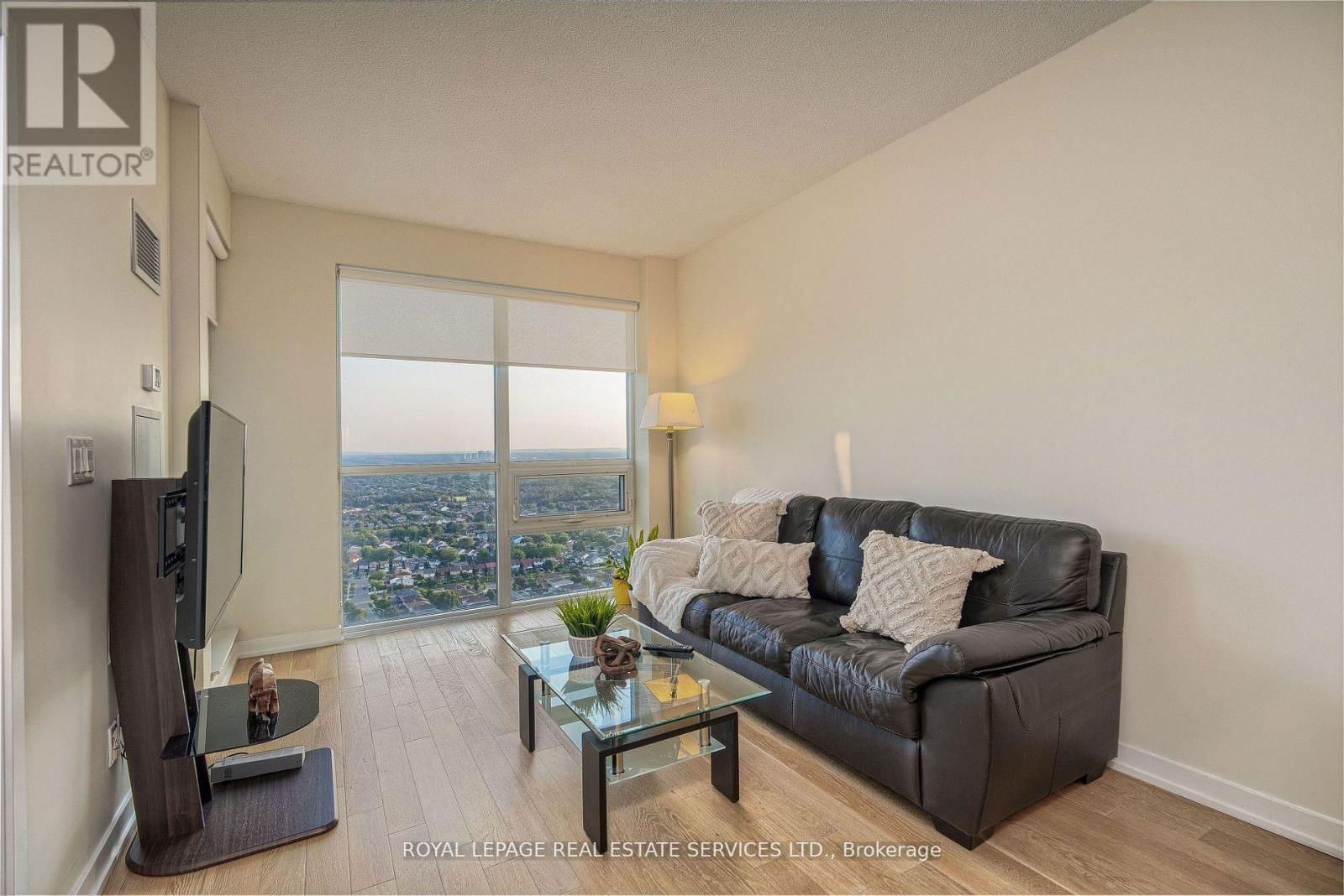 3303 - 510 CURRAN PLACE Image 15