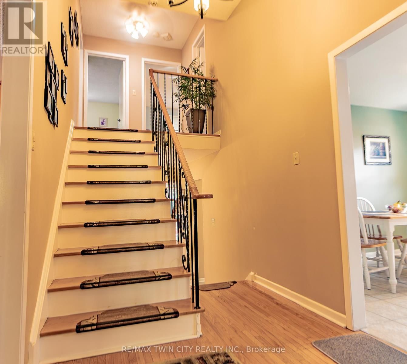 20 MANORCREST STREET Image 18